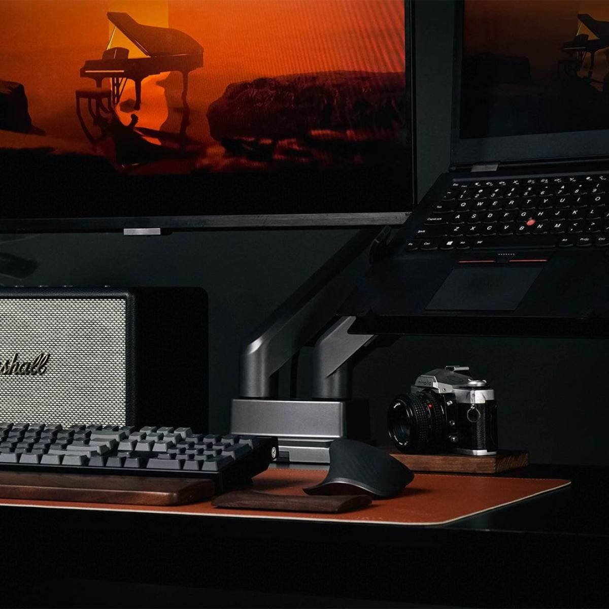 Giá treo laptop HyperWork VESA HPW-LT01